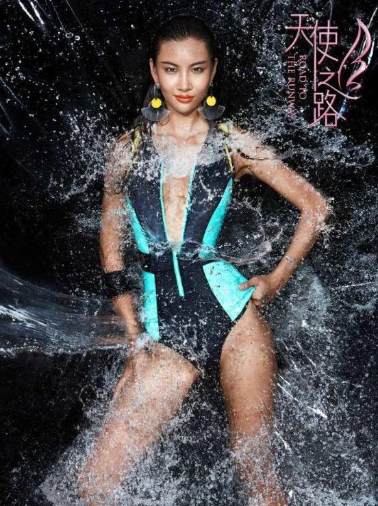 无限臀山60 他满意地低头开始编辑文案海报