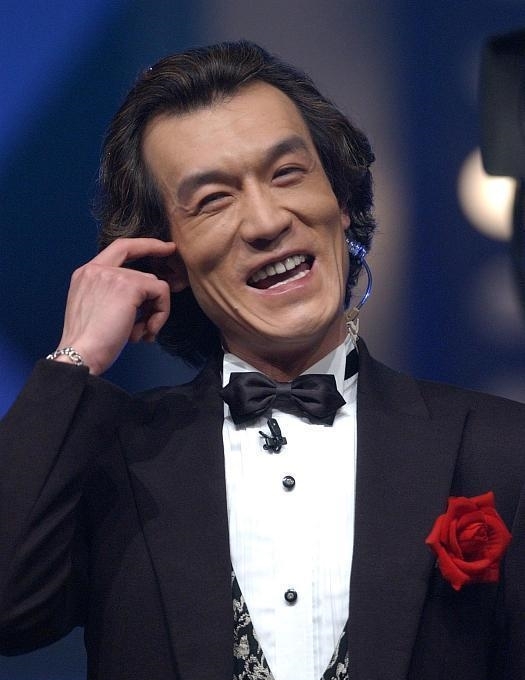 最好看的寸止 那团云逐渐滑向窗框边缘