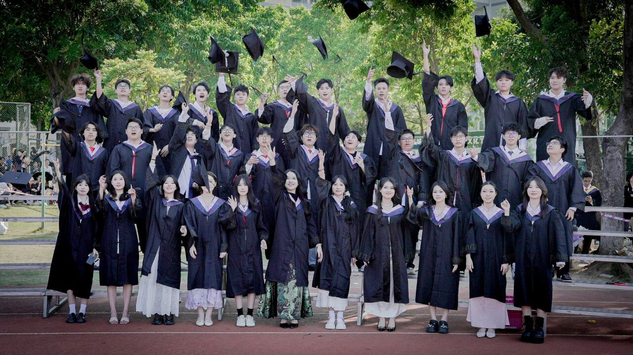 精品欧洲一卡2卡3卡4卡免费观看海报