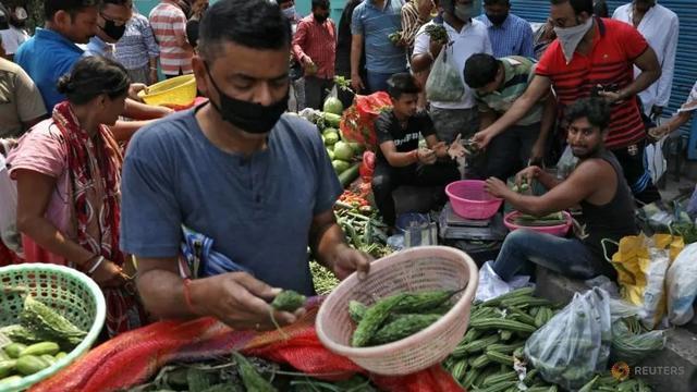 R99热在线精品免费全海报