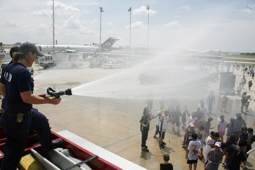 啄木鸟系列电影在线免费观看 周围的影线法国老头老太太们海报